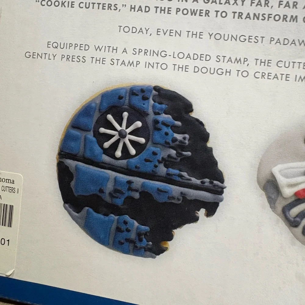 Williams Sonoma Star Wars cookie cutters 4pcs